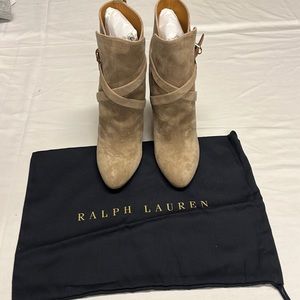 Ralph Lauren’s signature palette & luxurious leathers:calf suede made in Italy.